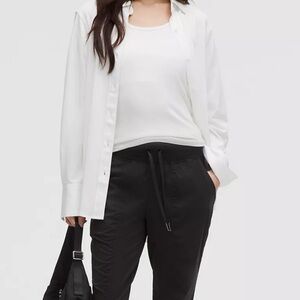 Lululemon dance studio mid rise jogger. NWOT Never worn!